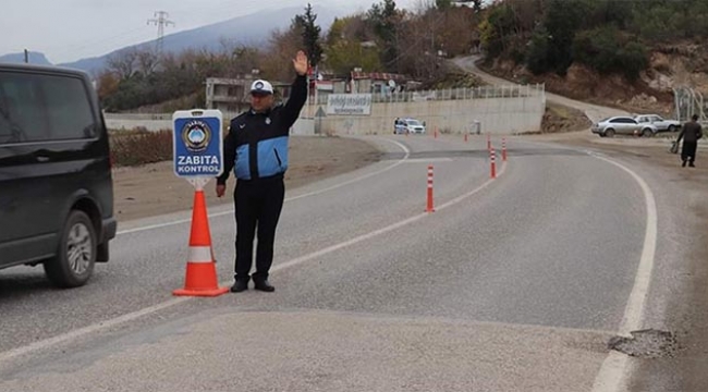 O belediye araçlardan 'ayak bastı' parası alıyor