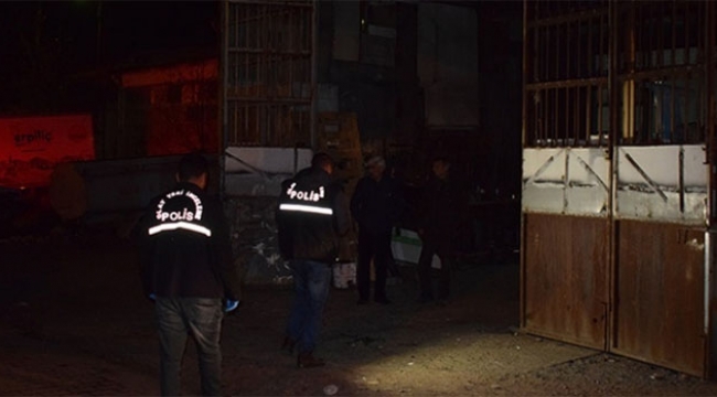 Oğlu tarafından iş yerinde ölü bulundu