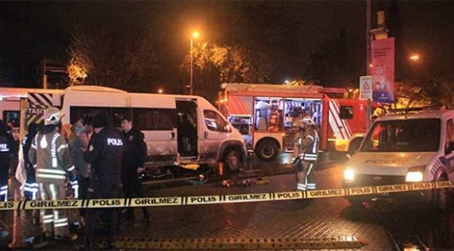 Otomobil çarptı sürüklendi minibüsün altında kalarak can verdi