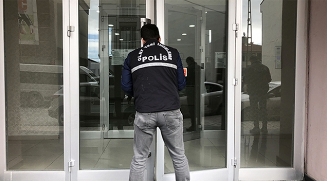 Sitede kadın cesedi bulundu