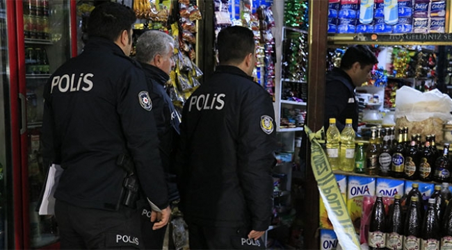 Tabancasıyla oynarken kendini vurdu Hayatını kaybetti