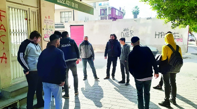 Adana polisi okul önlerinde güvenlik önlemlerini artırdı