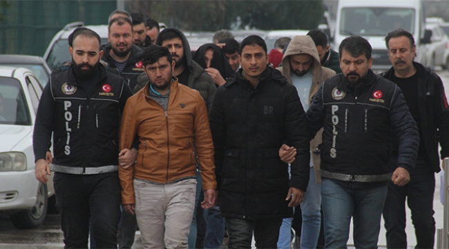 Adana'ya uyuşturucu sokmaya çalışan zanlılar yakalandı