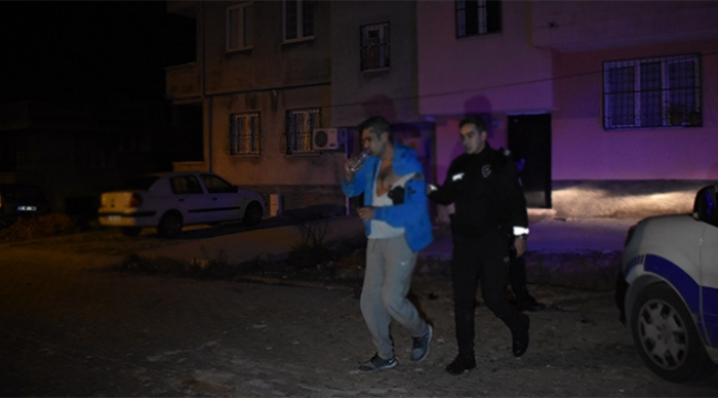 Alkollü sürücü polise çarpıp kaçmaya çalıştı