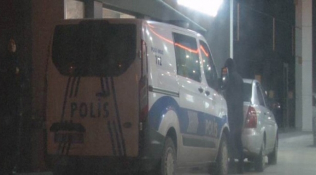Benzin istasyonunda silahlı maskeli soygun