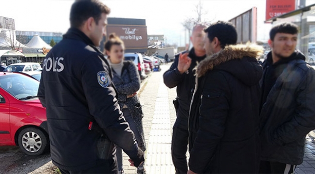 Evden kaçan kızını eve götürmek istedi karakolluk oldu