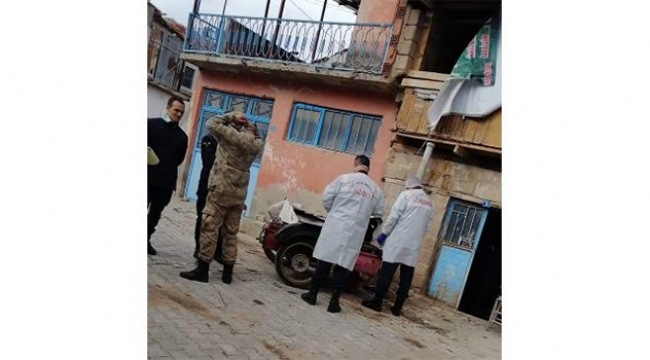 Evi kontrole giden jandarma çürümüş cesetle karşılaştı