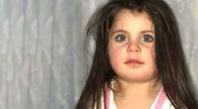 Kızı öldürülen acılı anne duruşma salonunu terk etti