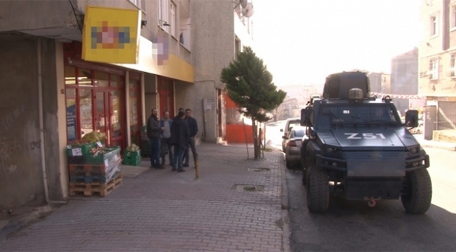 Maskeli şahıs silahla market soydu