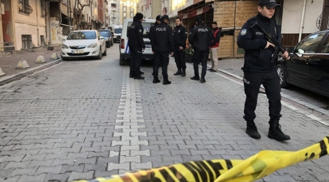 Sevgilisini sokak ortasında vurdu polis çağırıp başında bekledi