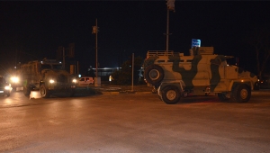 Sınıra komanda ve askeri araç takviyesi