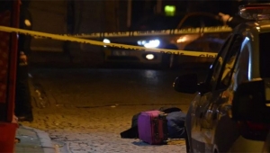 Sokak ortasında yüksekten düşmüş ceset bulundu
