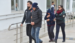 Uyuşturucu satan  anne oğul yakalandı
