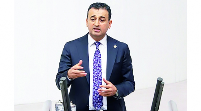 'Yerel gazeteler varlık yokluk mücadelesi veriyor'