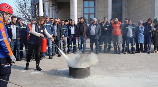 Yüreğir'de belediye personeline afet bilinci eğitimi