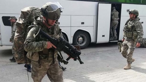 Yüzlerce komando sınıra gönderildi