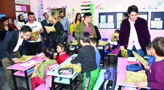 ‘1 Kitap, 1 Çocuk’ projesi yüzleri güldürdü