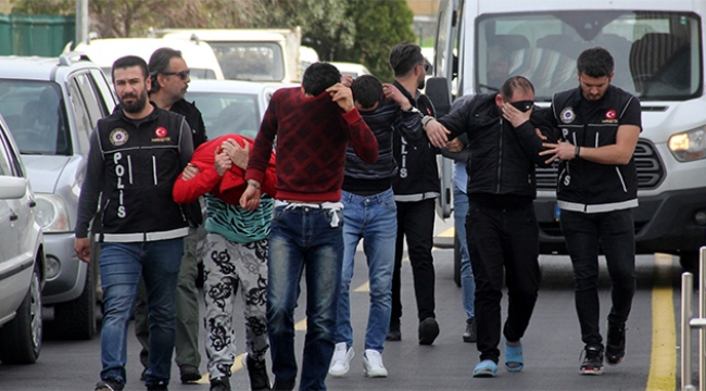Adana’da üç ilçede eş zamanlı uyuşturucu operasyonu