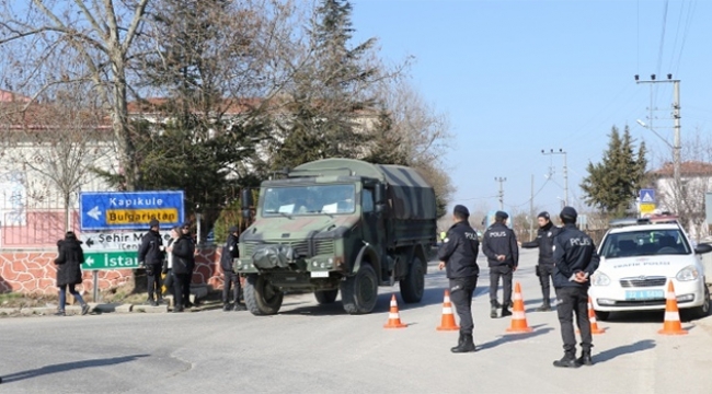 Akın akın geçişler sürüyor