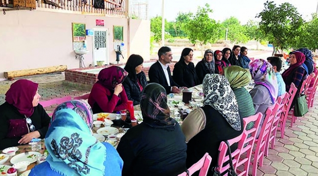 Bilgili kadınlarla kahvaltıda buluştu