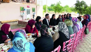 Bilgili kadınlarla kahvaltıda buluştu