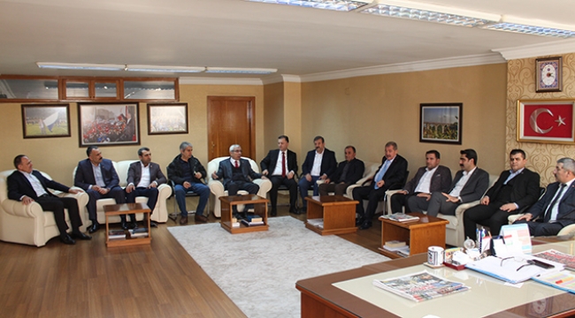 'Birlik ve beraberlik içinde ordumuzun yanındayız'