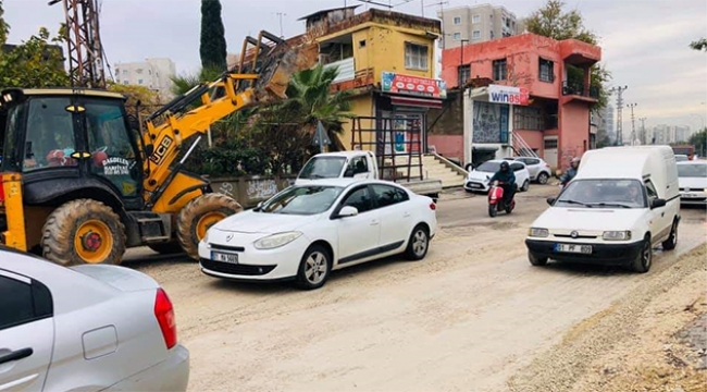 Bozuk yolları Çevirme Radar Grubu yaptırıyor