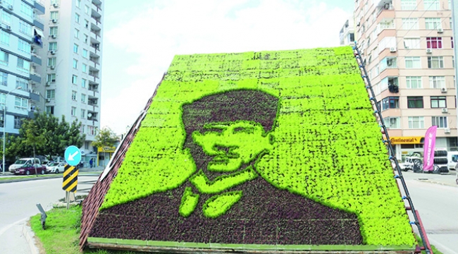 Dikey bahçede Mustafa Kemal Atatürk portresi
