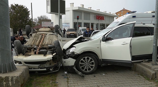 Göreve giden polis kaza yaptı