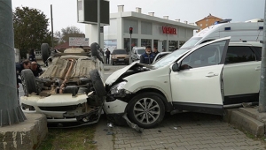 Göreve giden polis kaza yaptı