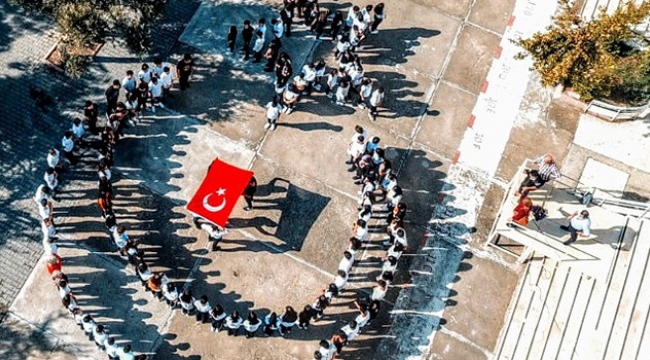 İdlib şehitlerini andılar