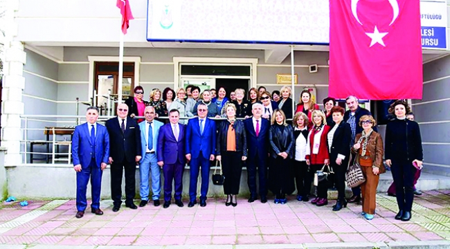 İmren Aykut halen Adana için çalışıyor
