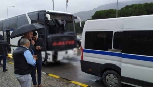 İşçi servisi kaza yaptı yaralılar var
