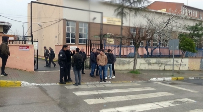 Lise öğrencilerinin kavgası kanlı bitti