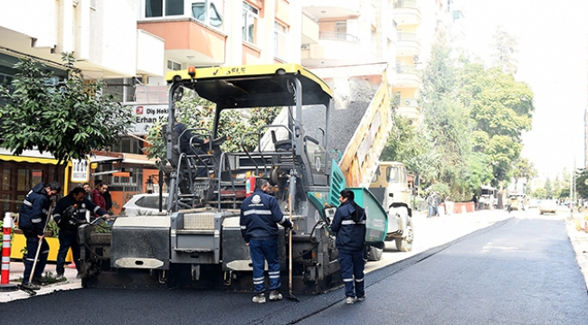 Seyhan’da her gün 9 noktada asfalt çalışması