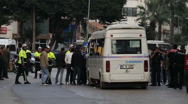 Seyir halindeki minibüs şoförü başından vurularak öldürüldü