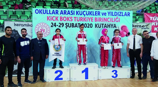 Tuana Doğan Türkiye Şampiyonu Sude Toköz Türkiye üçüncüsü