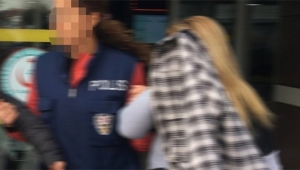 Tuvalette doğurdu... Poşete sarıp portmantoya bıraktı