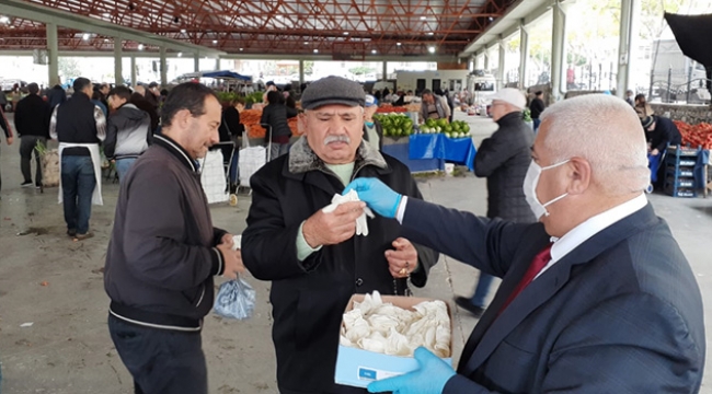 Vali Demirtaş'tan pazarcı esnafına hijyen teşekkürü