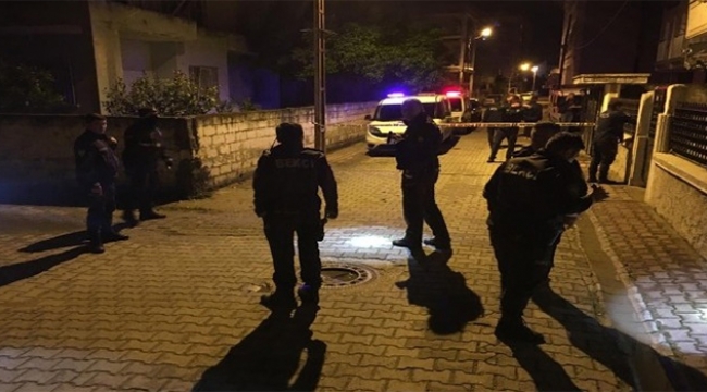 Yolda yürüyen iki kuzen silahlı saldırıya uğradı