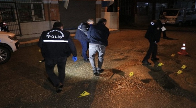 Adana'da  2 kişi silahlı saldırıya uğradı