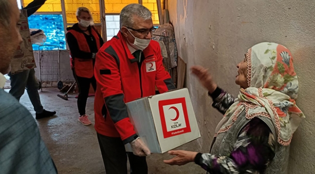 Kızılay'dan 3 bin 500 yaşlıya gıda yardımı
