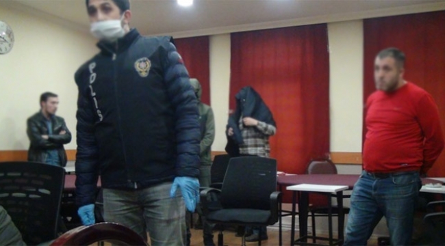 Kumarhaneye şok baskın: 15 kişi yakalandı