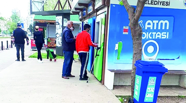 Maske ve eldivenler için özel atık kutuları yerleştirildi
