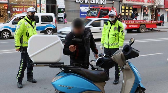 Sokağa çıkan gence çifte ceza