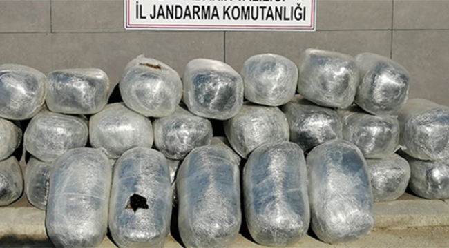Şüpheli araçtan 305 kilogram esrar çıktı
