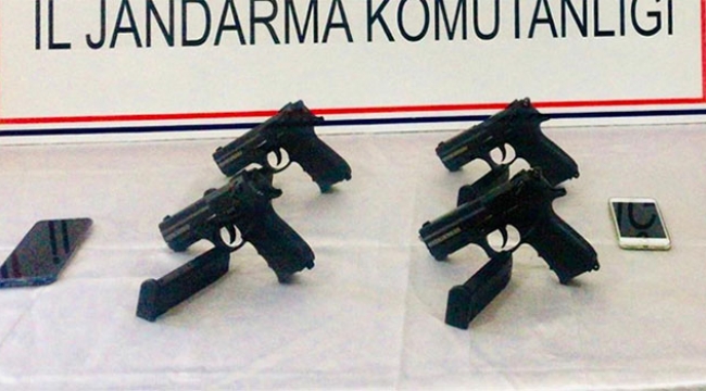 Şüpheli araçtan cephanelik çıktı