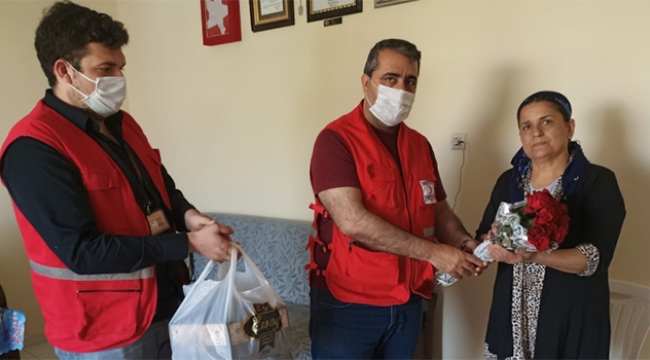 'Dünya dursa Kızılay durmaz'