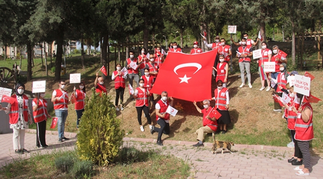 Kızılay gönüllülerinden anlamlı bayram kutlaması