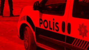 Kızının erkek arkadaşını tüfekle vurdu